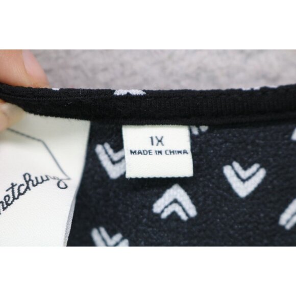 Janet Chung 3/4 Roll Tab Sleeve Blouse-Size 1XL - Picture 6 of 11